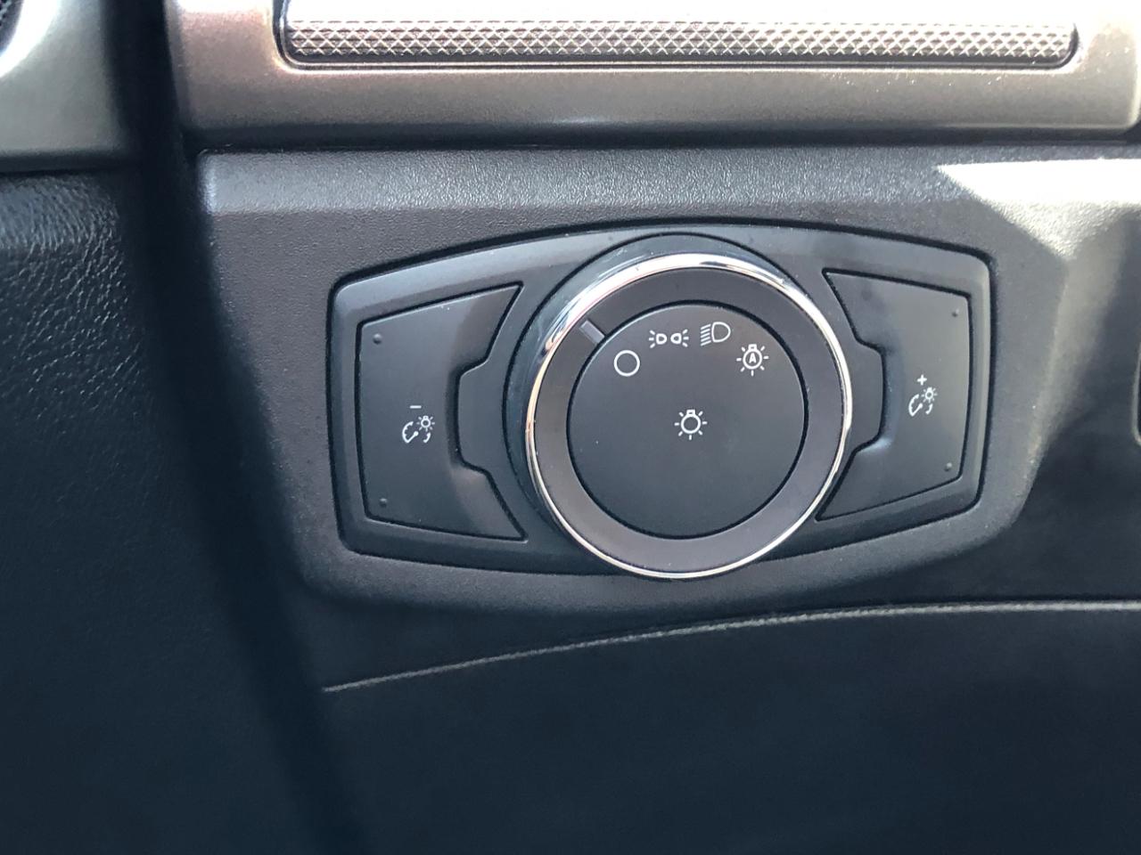 Ford Fusion S FWD 2019