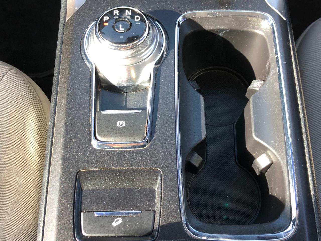 Ford Fusion S FWD 2019