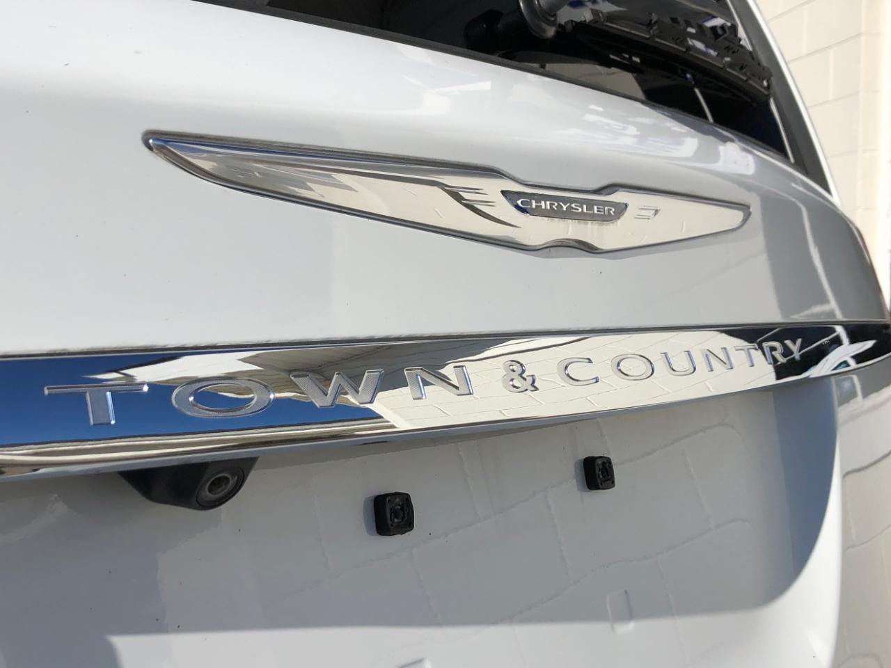 Chrysler Town & Country 4dr Wgn Touring 2014