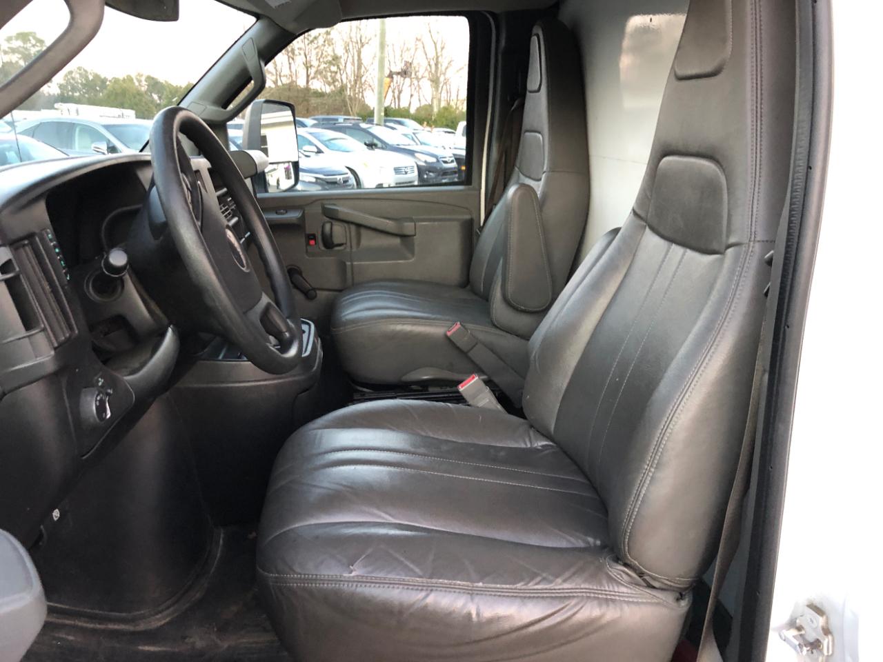 GMC Savana Commercial Cutaway 3500 Van 177" 2018