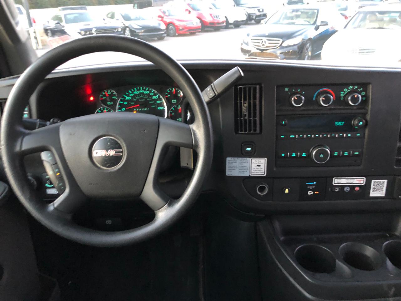 GMC Savana Commercial Cutaway 3500 Van 177" 2018