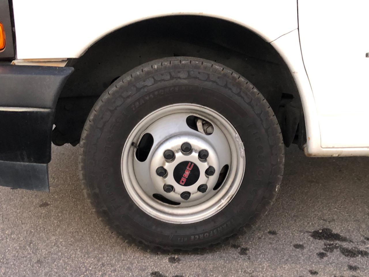 GMC Savana Commercial Cutaway 3500 Van 177" 2018