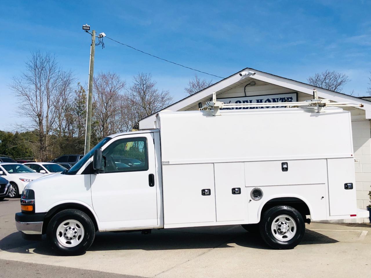 Chevrolet Express Commercial Cutaway 3500 Van 139" 2017