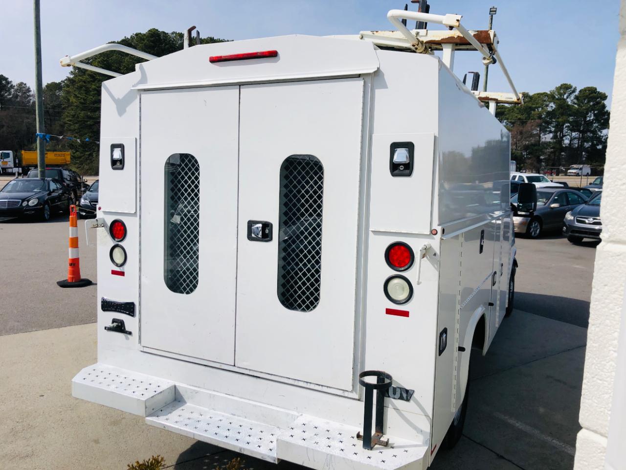 Chevrolet Express Commercial Cutaway 3500 Van 139" 2017