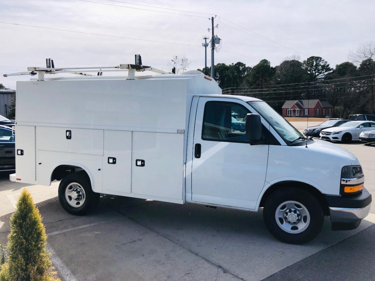 Chevrolet Express Commercial Cutaway 3500 Van 139" 2017