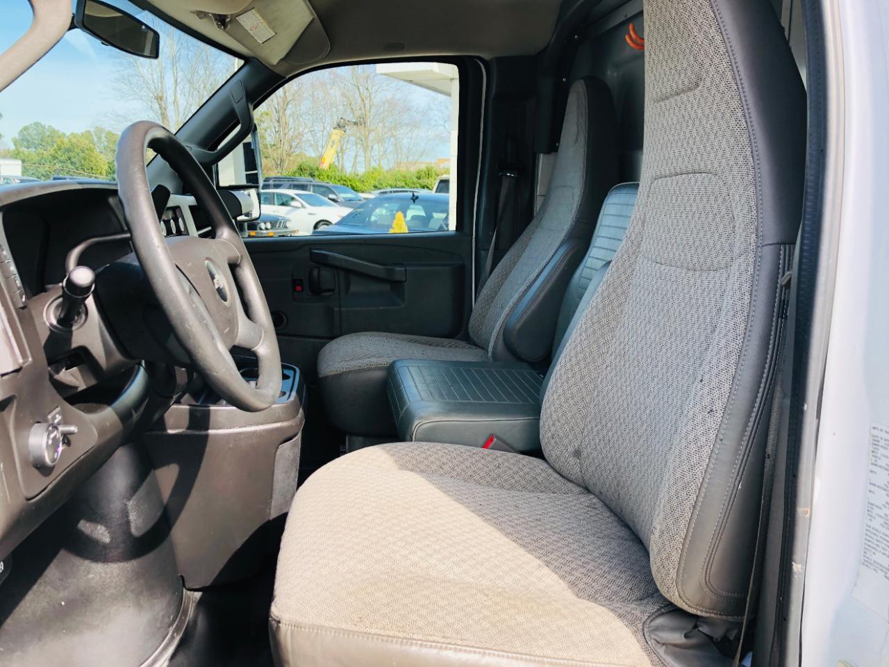 Chevrolet Express Commercial Cutaway 3500 Van 139" 2017