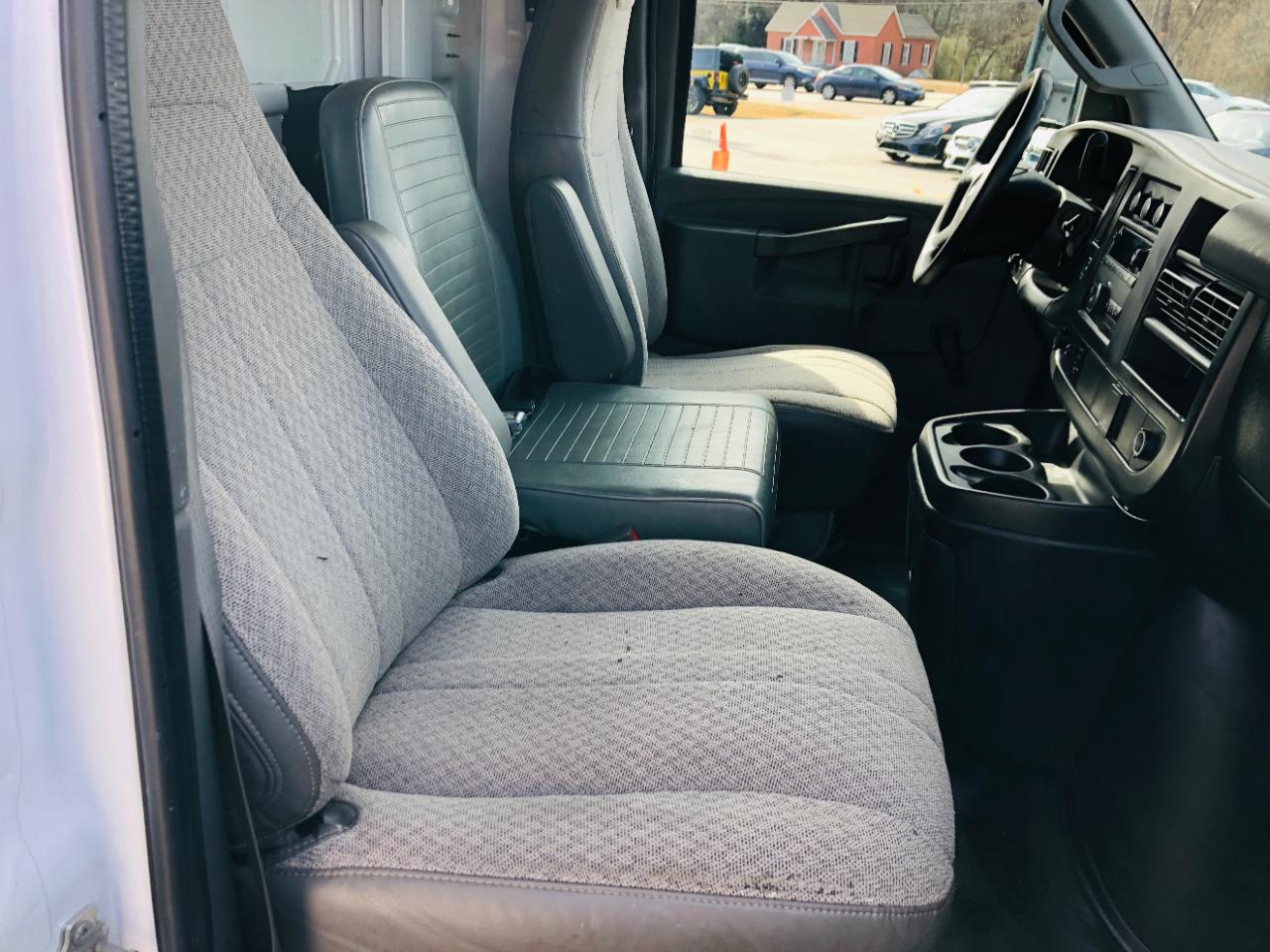 Chevrolet Express Commercial Cutaway 3500 Van 139" 2017