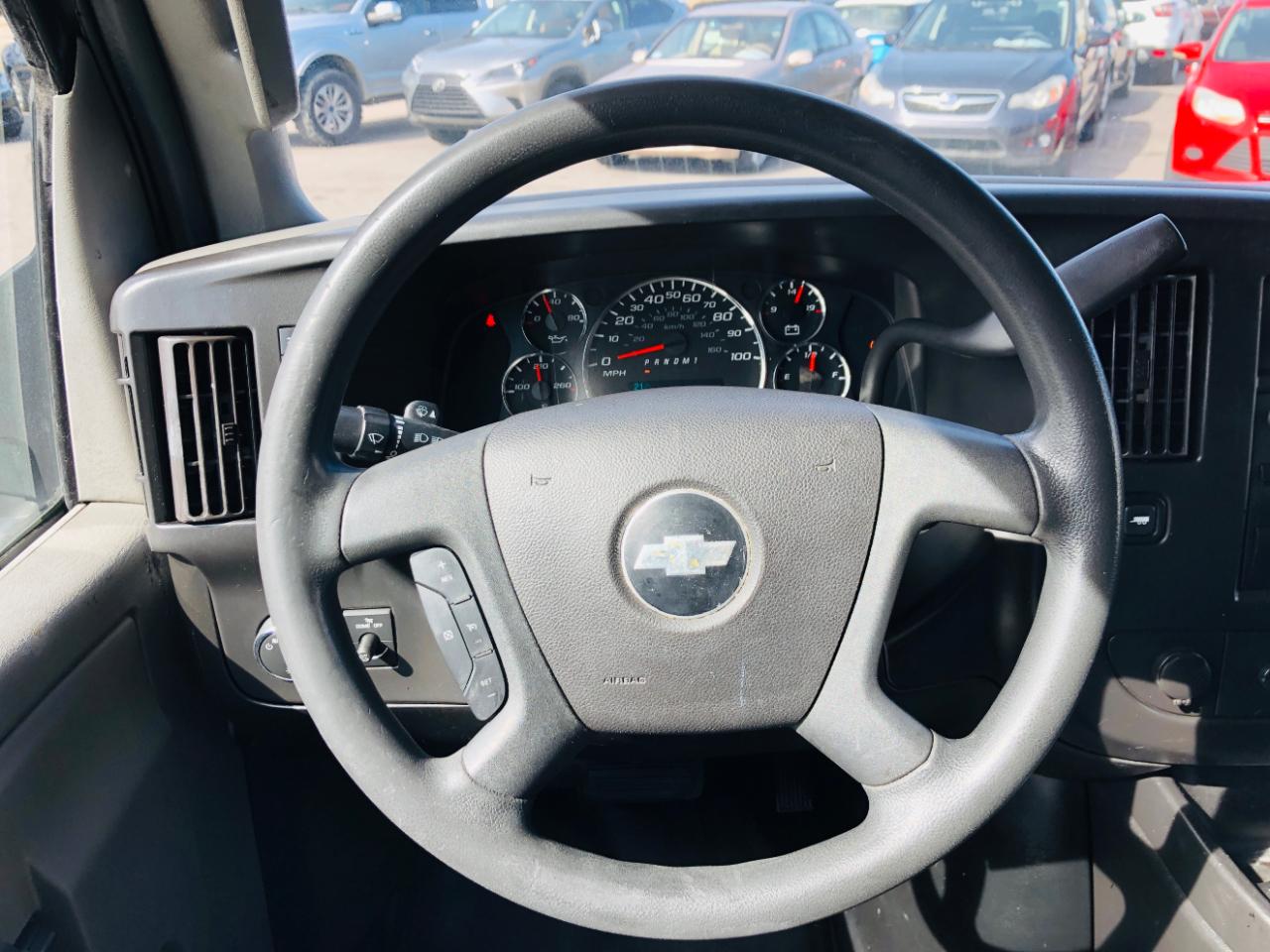 Chevrolet Express Commercial Cutaway 3500 Van 139" 2017