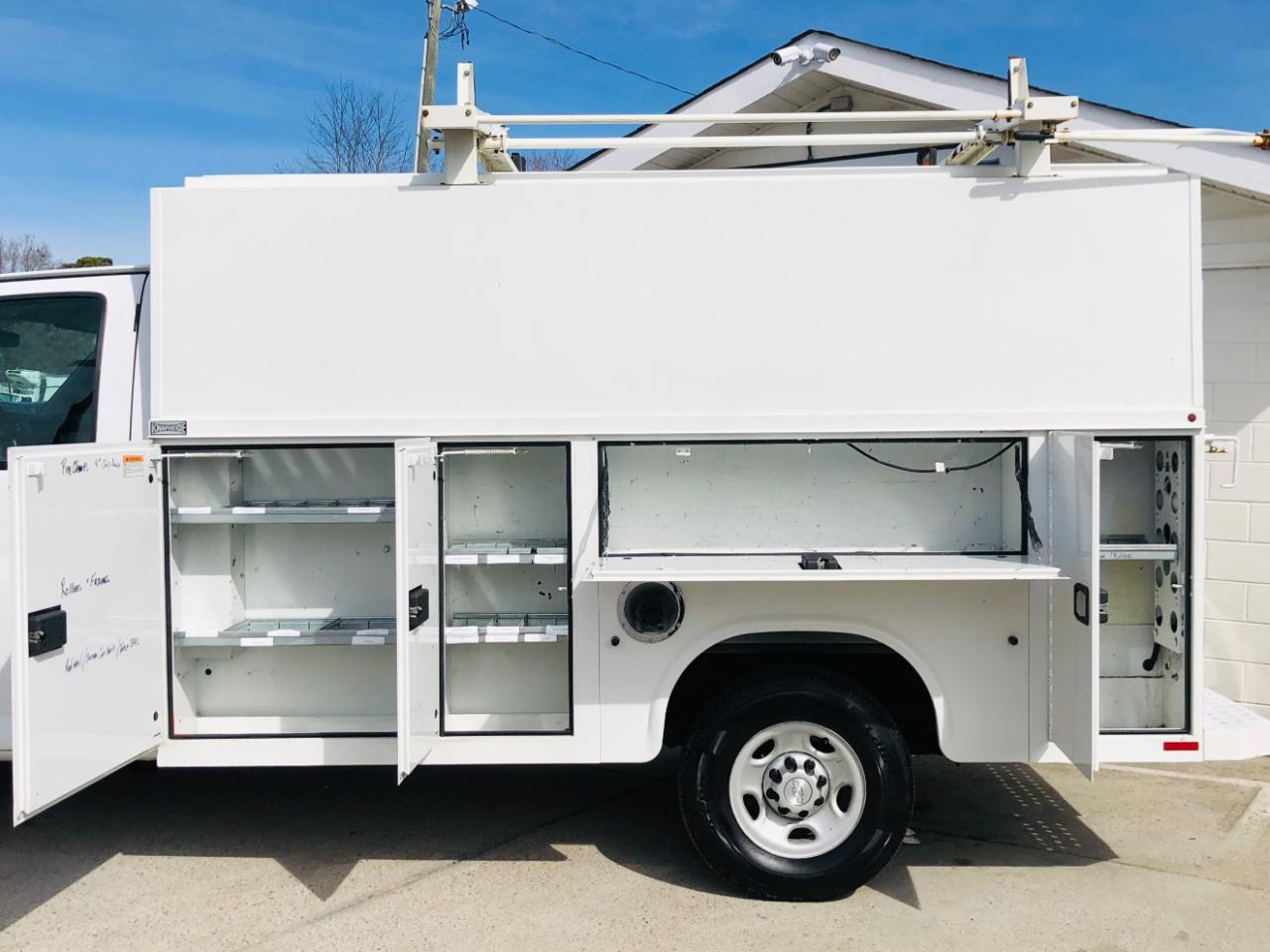 Chevrolet Express Commercial Cutaway 3500 Van 139" 2017