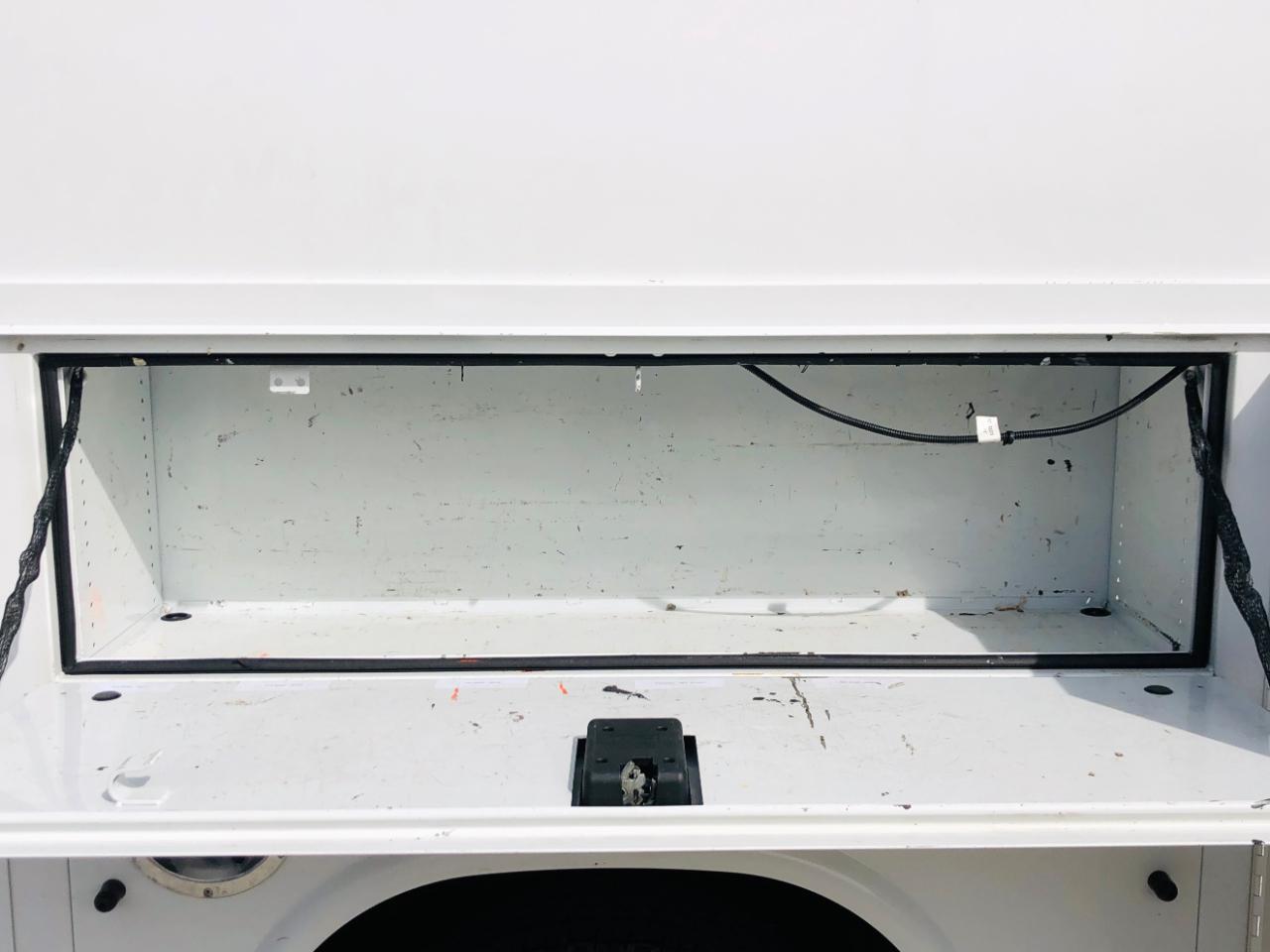 Chevrolet Express Commercial Cutaway 3500 Van 139" 2017