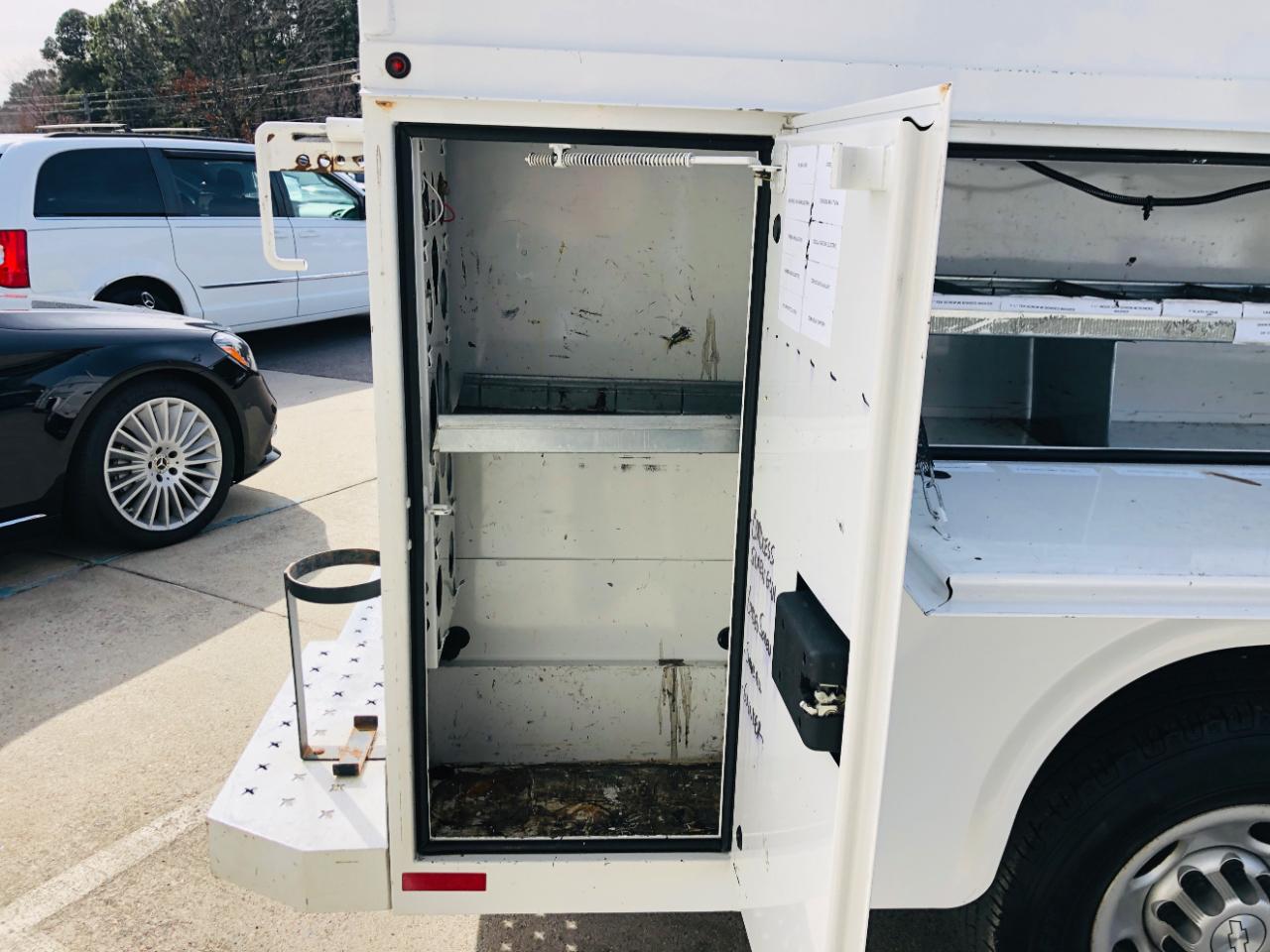 Chevrolet Express Commercial Cutaway 3500 Van 139" 2017