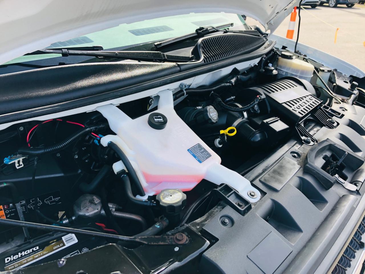 Chevrolet Express Commercial Cutaway 3500 Van 139" 2017