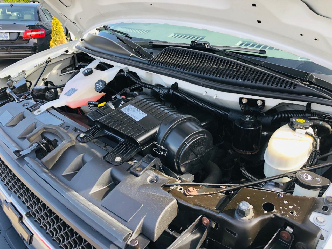 Chevrolet Express Commercial Cutaway 3500 Van 139" 2017