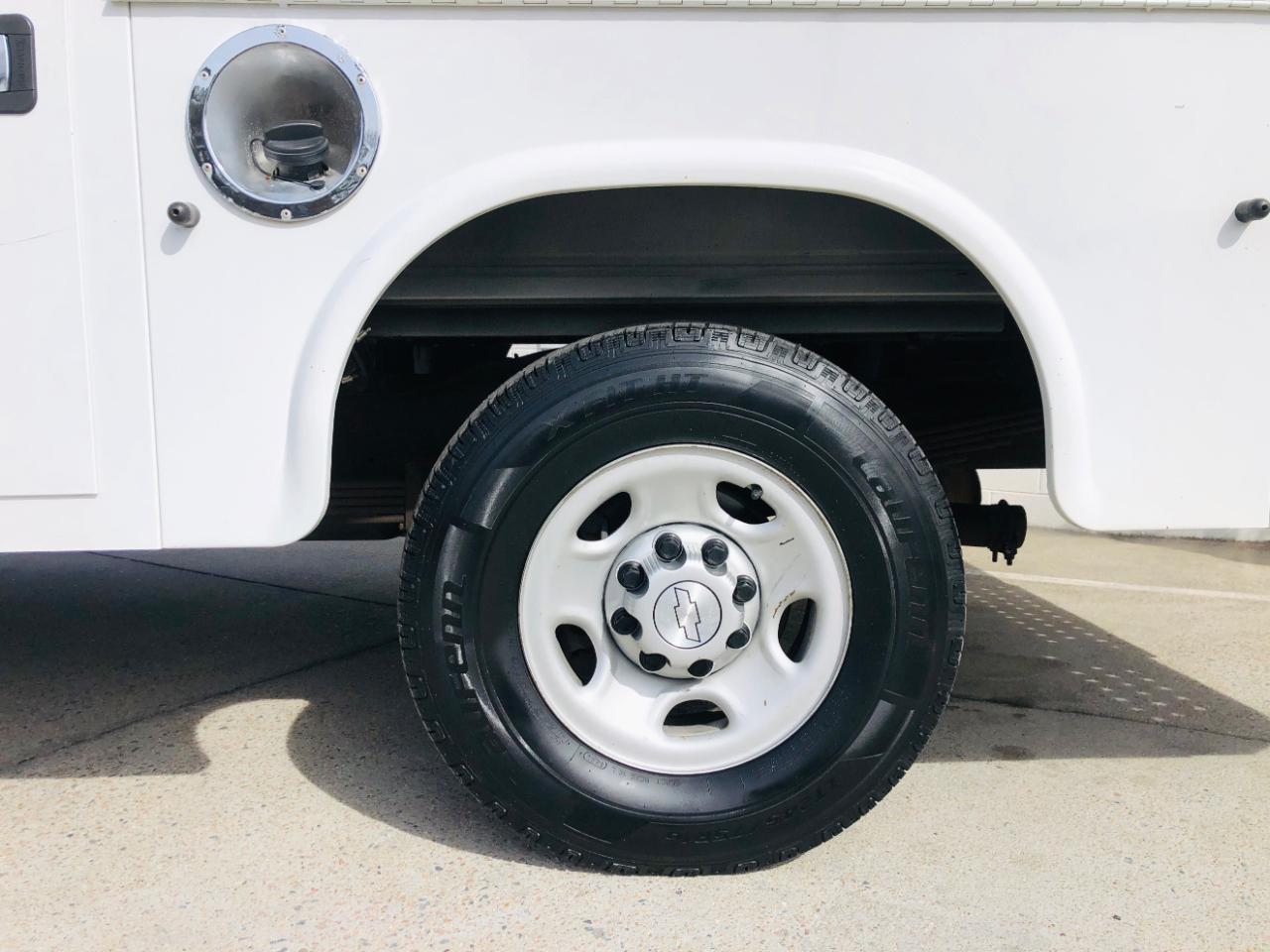 Chevrolet Express Commercial Cutaway 3500 Van 139" 2017