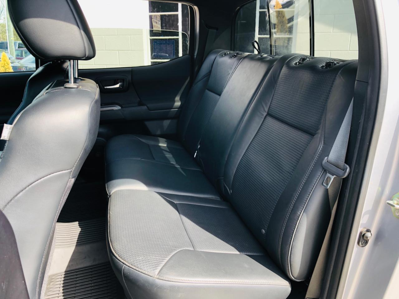 Toyota Tacoma 4WD TRD Off Road Double Cab 5' Bed V6 MT (Natl) 2020