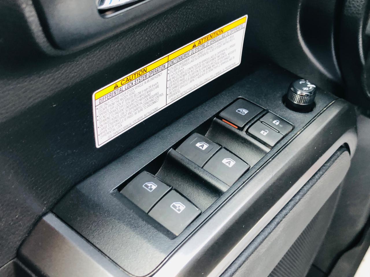 Toyota Tacoma 4WD TRD Off Road Double Cab 5' Bed V6 MT (Natl) 2020