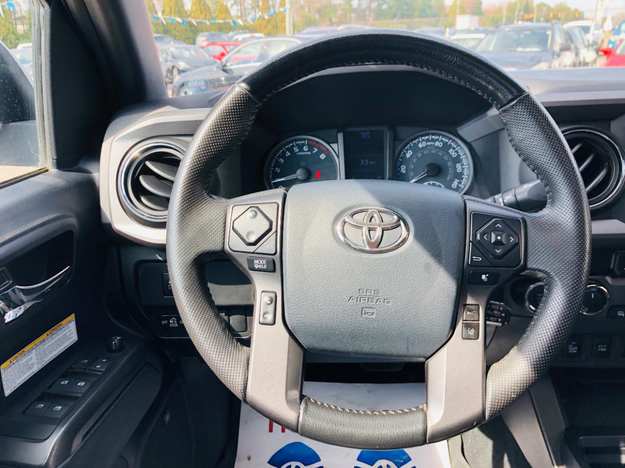 Toyota Tacoma 4WD TRD Off Road Double Cab 5' Bed V6 MT (Natl) 2020