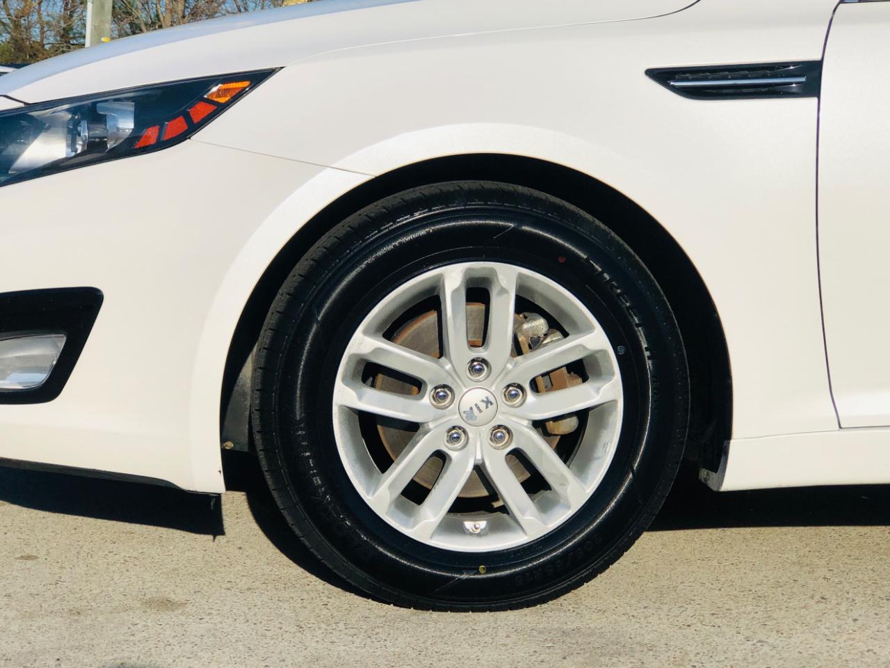 Kia Optima 4dr Sdn LX 2013