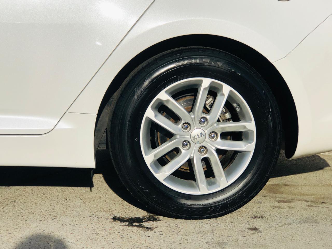 Kia Optima 4dr Sdn LX 2013