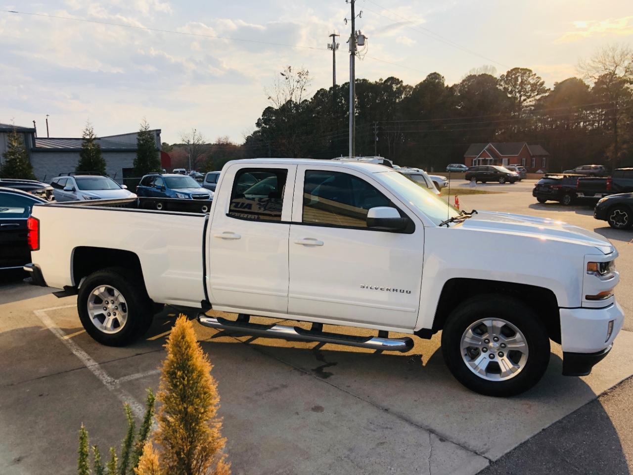 Chevrolet Silverado 1500 4WD Double Cab 143.5" LT w/2LT 2018