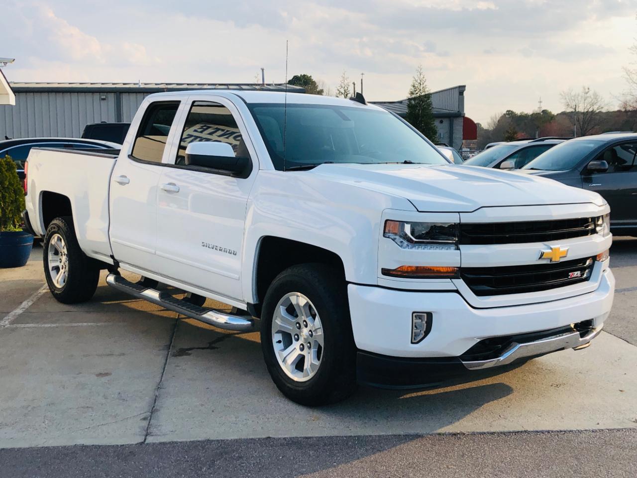 Chevrolet Silverado 1500 4WD Double Cab 143.5" LT w/2LT 2018