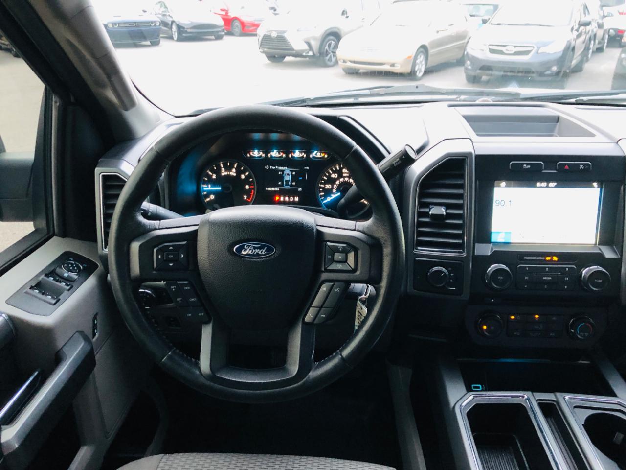 Ford F-150 4WD SuperCrew 139" XLT 2018