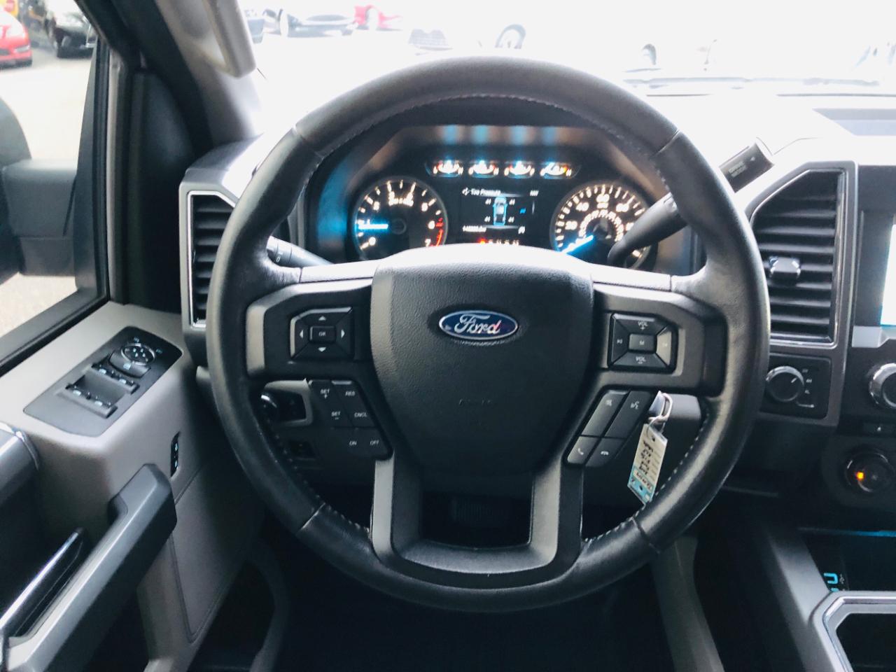 Ford F-150 4WD SuperCrew 139" XLT 2018