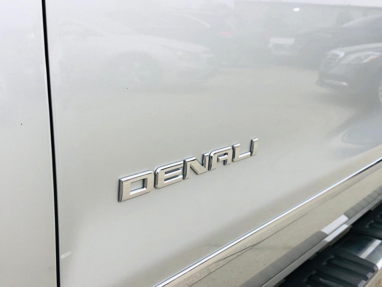 GMC Sierra 1500 4WD Crew Cab 143.5" Denali 2014
