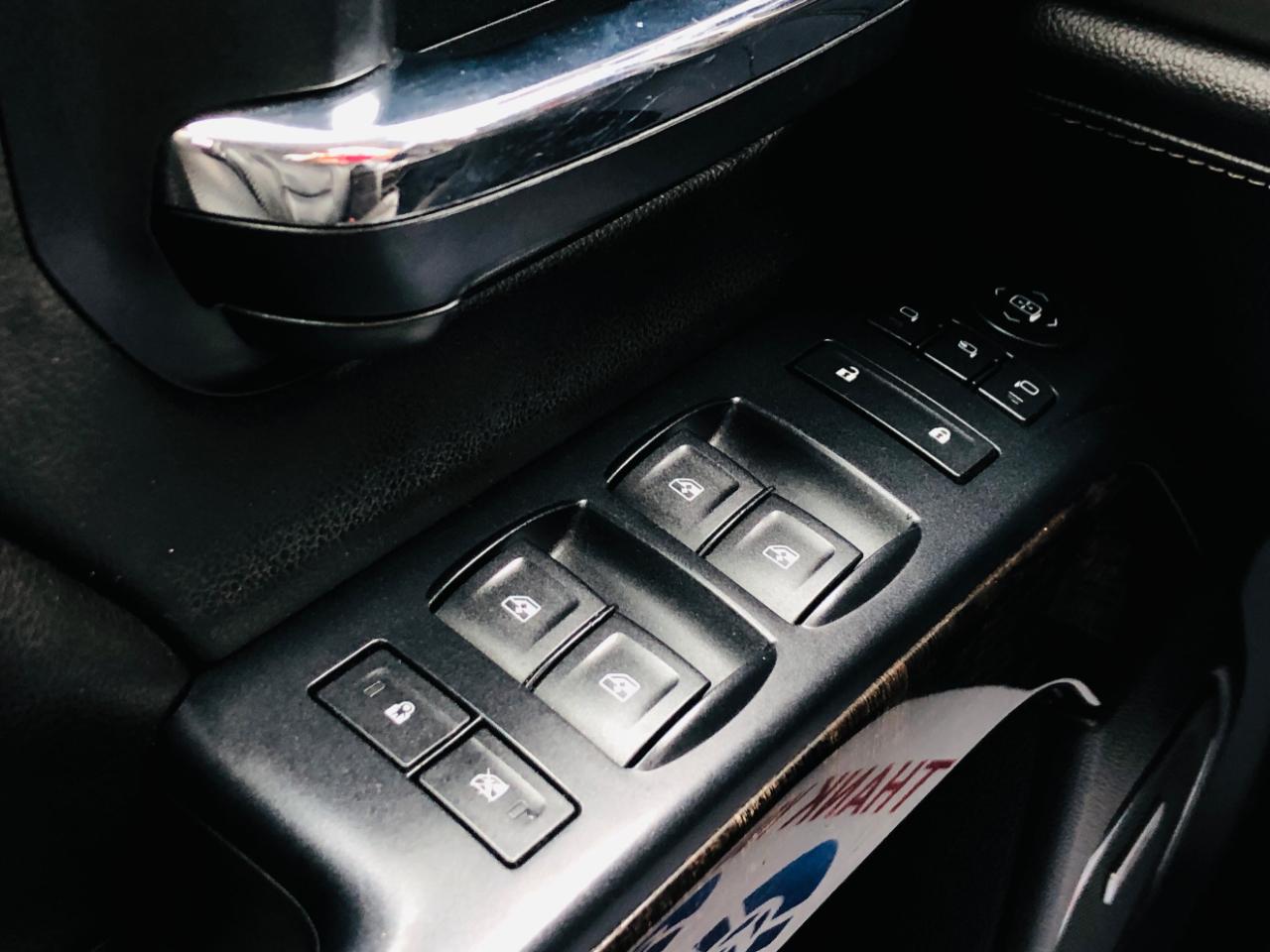 GMC Sierra 1500 4WD Crew Cab 143.5" Denali 2014