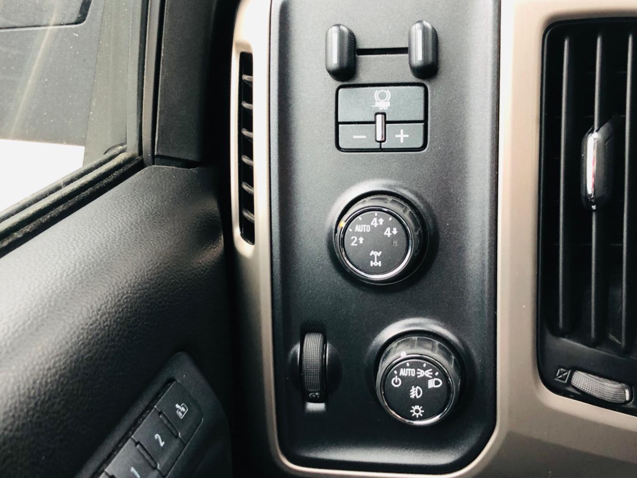 GMC Sierra 1500 4WD Crew Cab 143.5" Denali 2014