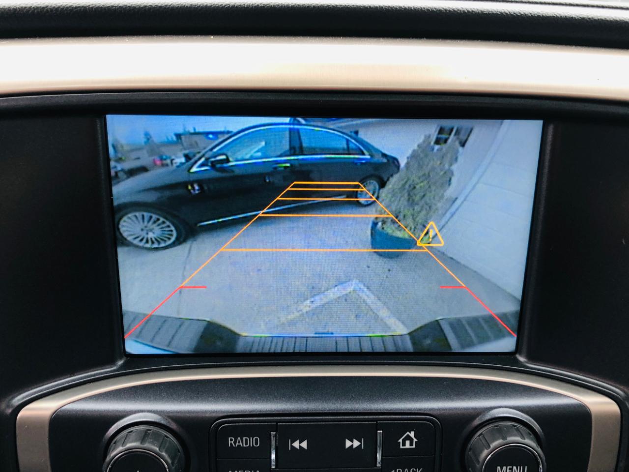 GMC Sierra 1500 4WD Crew Cab 143.5" Denali 2014