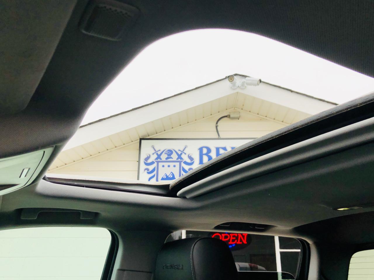 GMC Sierra 1500 4WD Crew Cab 143.5" Denali 2014