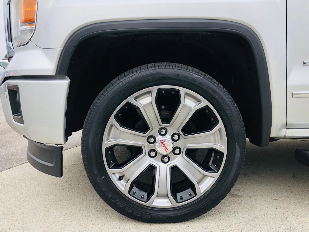 GMC Sierra 1500 4WD Crew Cab 143.5" Denali 2014