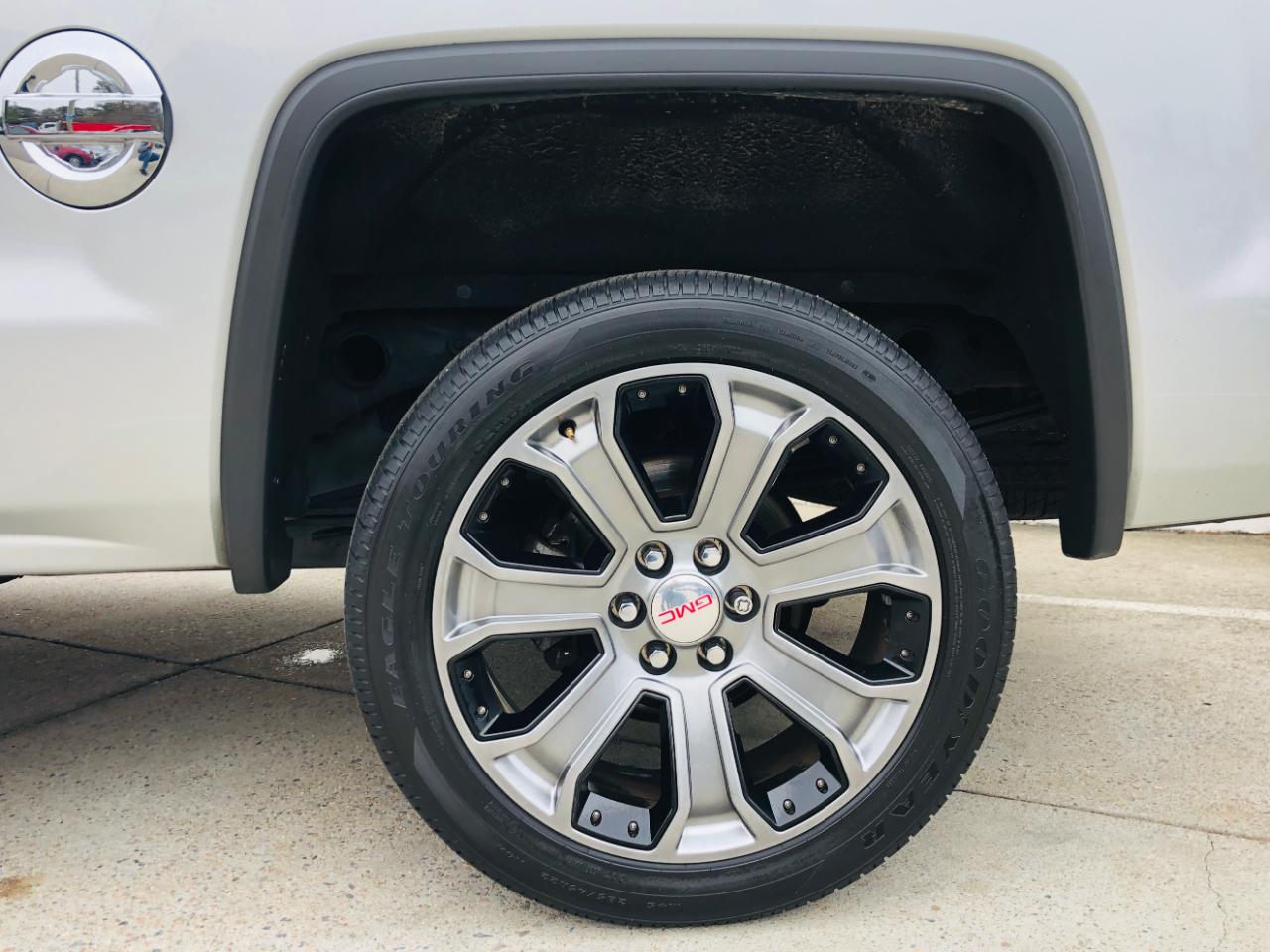 GMC Sierra 1500 4WD Crew Cab 143.5" Denali 2014