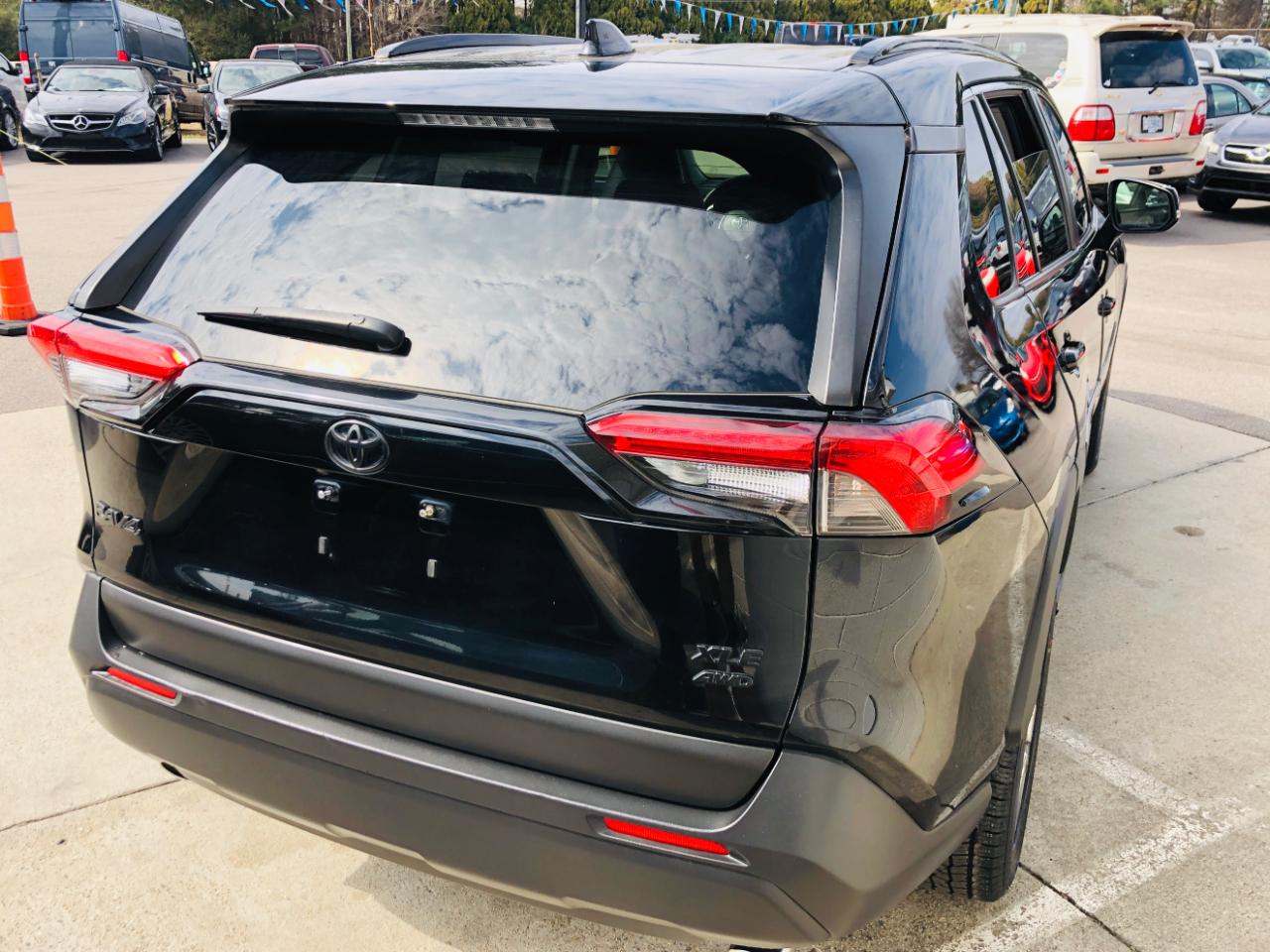 Toyota RAV4 XLE Premium AWD (Natl) 2020