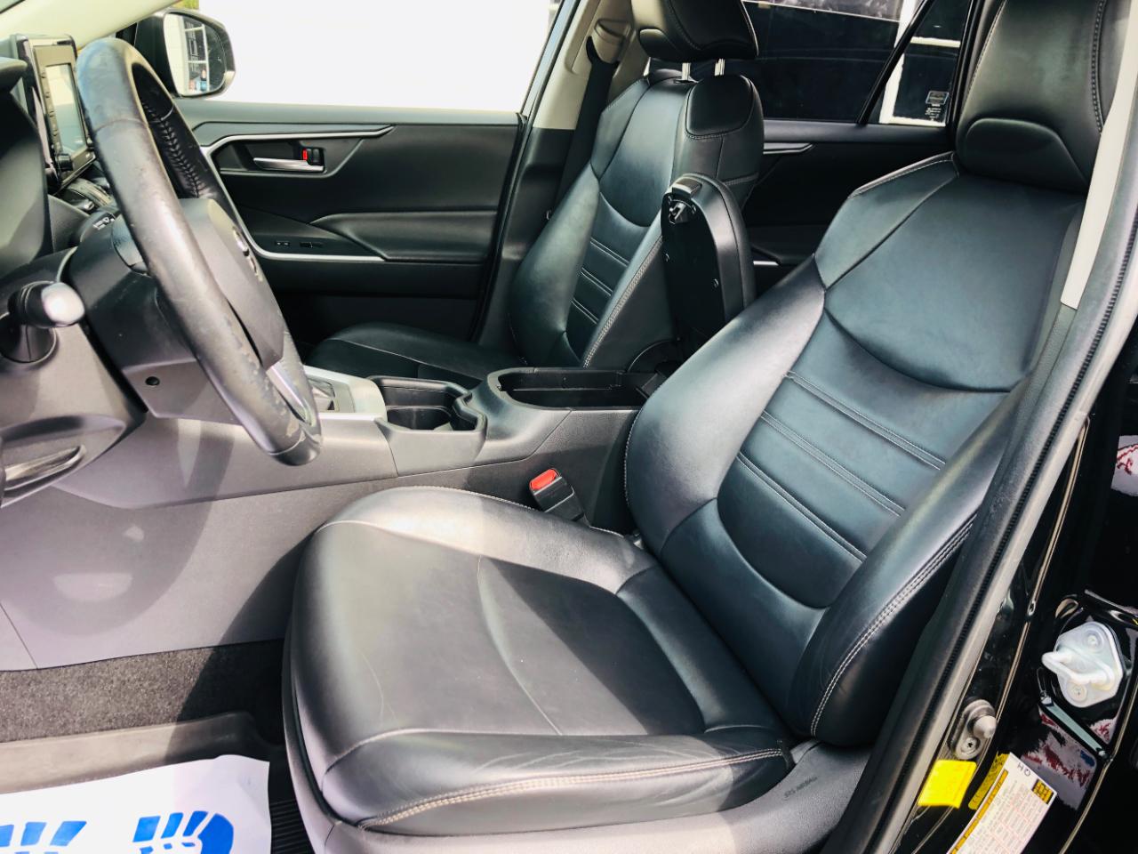 Toyota RAV4 XLE Premium AWD (Natl) 2020