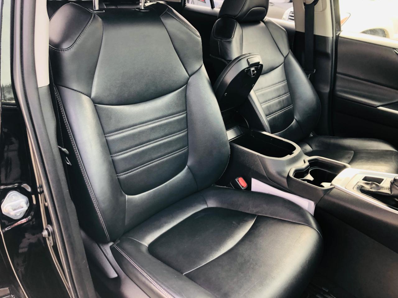 Toyota RAV4 XLE Premium AWD (Natl) 2020