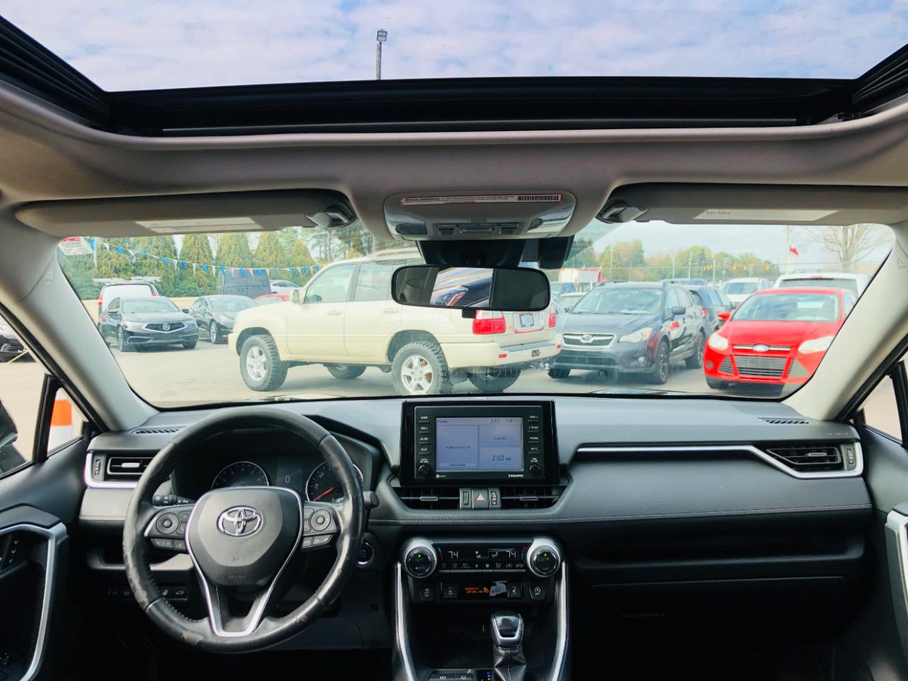 Toyota RAV4 XLE Premium AWD (Natl) 2020