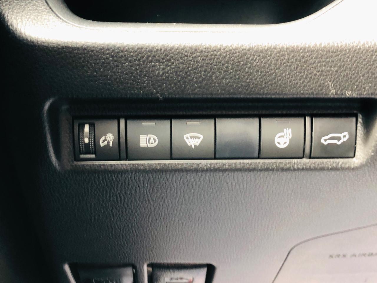 Toyota RAV4 XLE Premium AWD (Natl) 2020