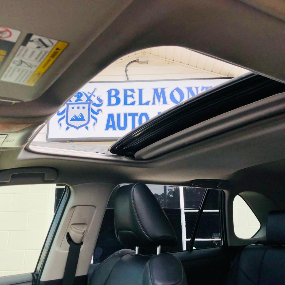 Toyota RAV4 XLE Premium AWD (Natl) 2020