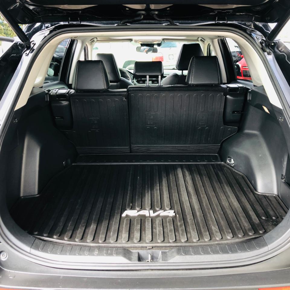 Toyota RAV4 XLE Premium AWD (Natl) 2020