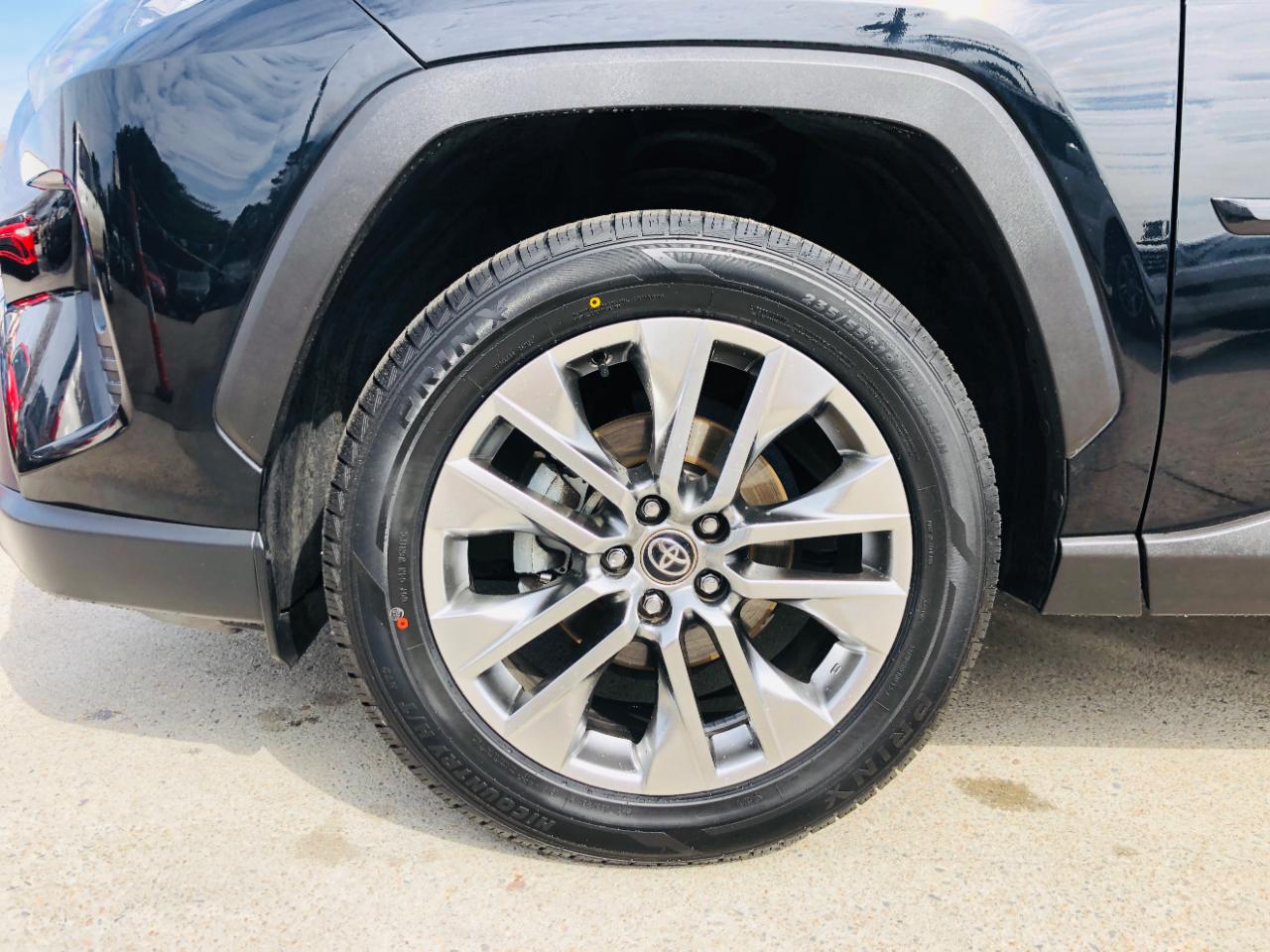 Toyota RAV4 XLE Premium AWD (Natl) 2020