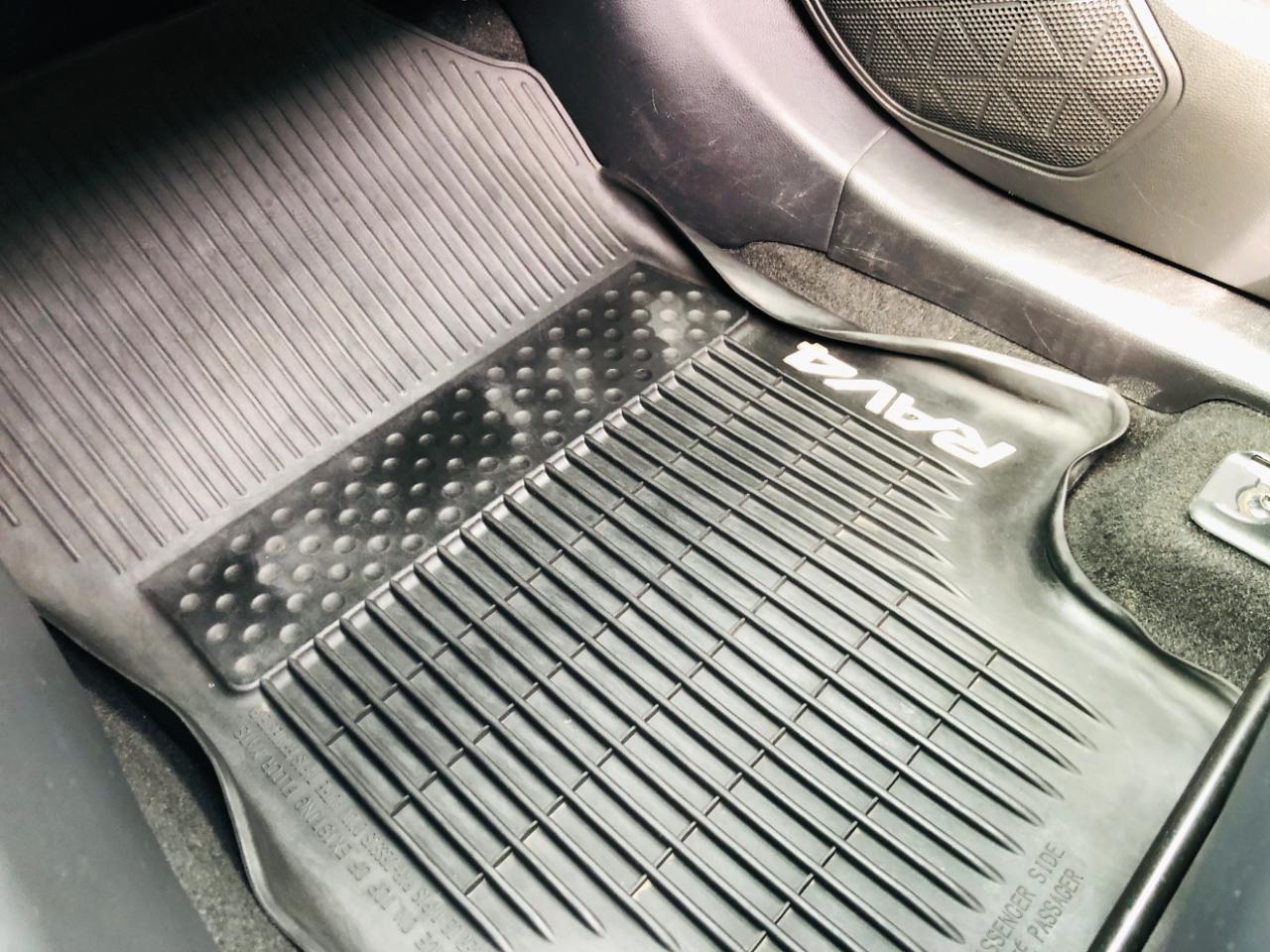 Toyota RAV4 XLE Premium AWD (Natl) 2020