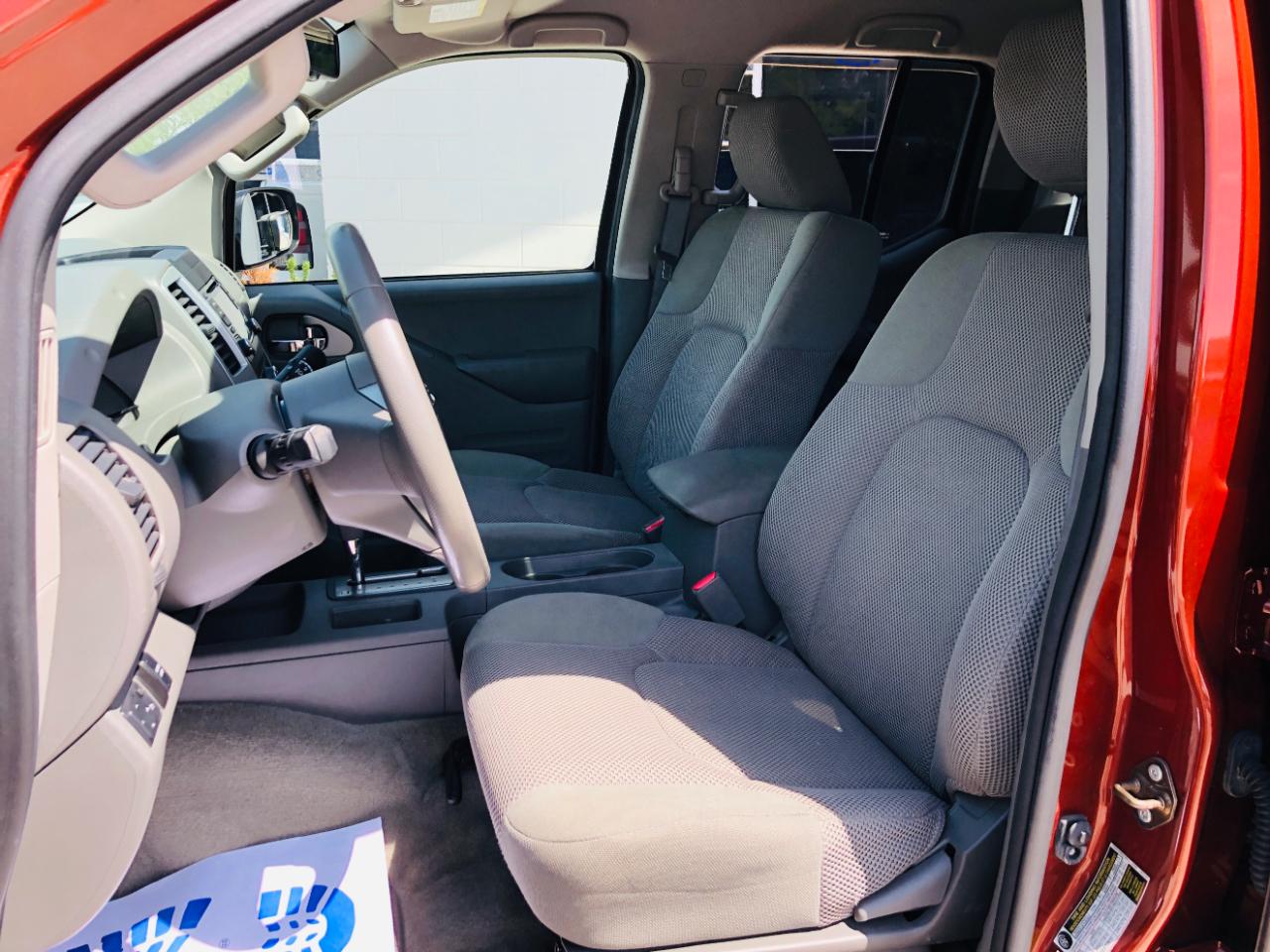 Nissan Frontier 2WD Crew Cab SWB Auto SV 2016