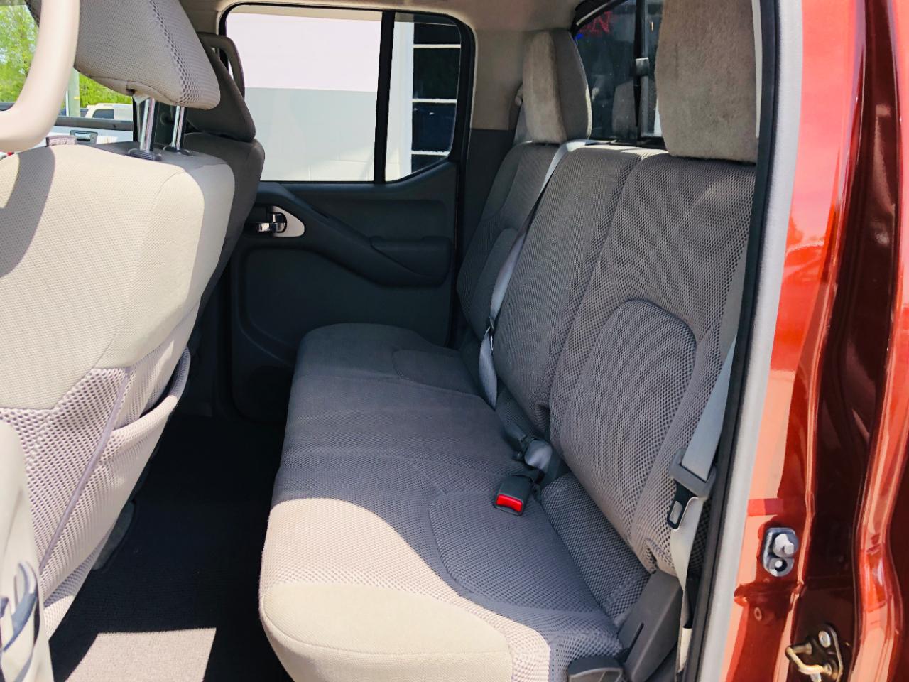 Nissan Frontier 2WD Crew Cab SWB Auto SV 2016