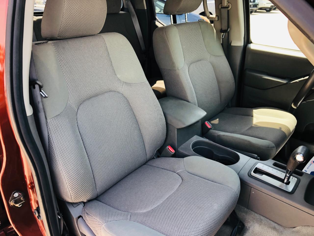 Nissan Frontier 2WD Crew Cab SWB Auto SV 2016