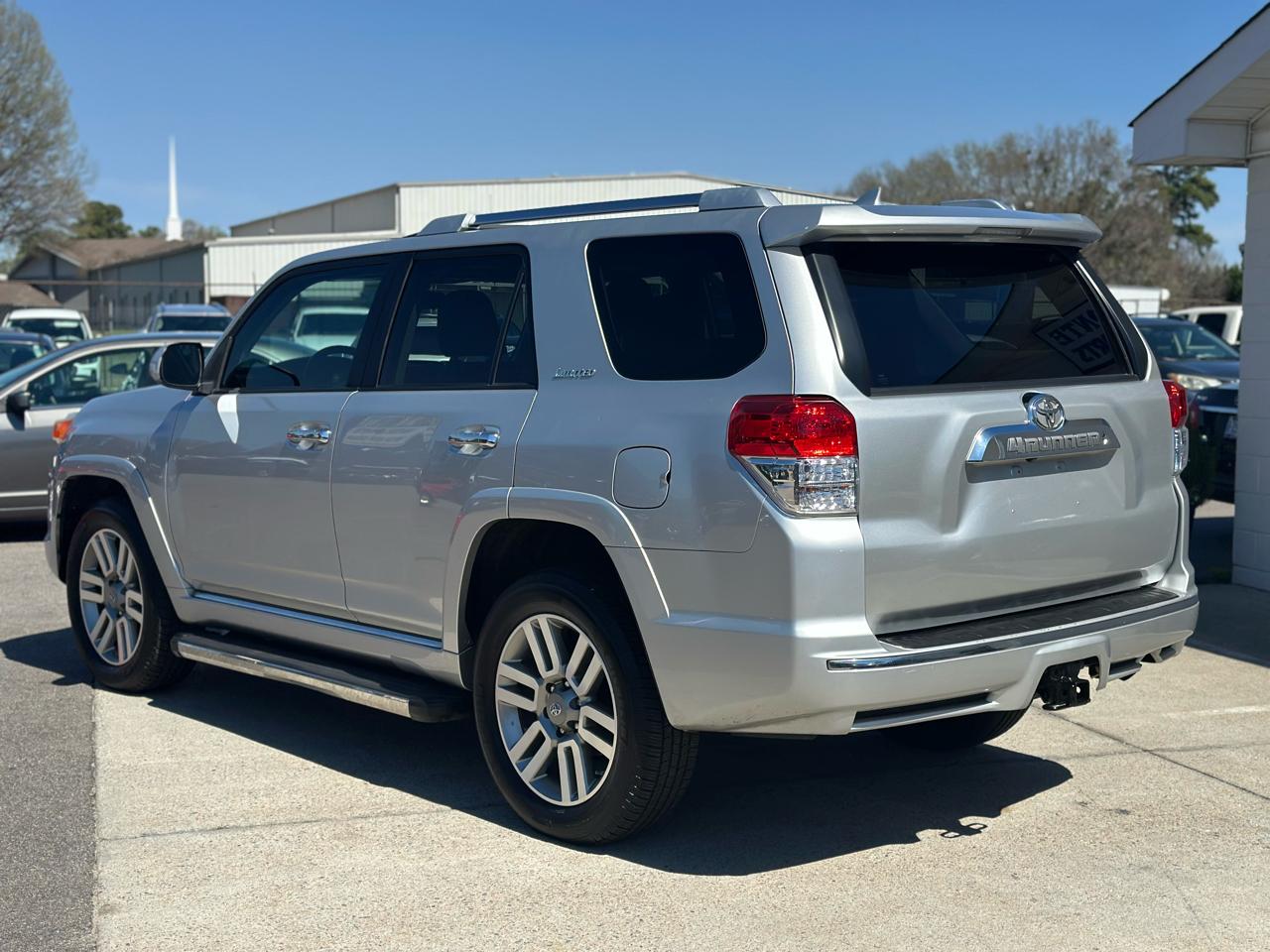 Toyota 4Runner 4WD 4dr V6 Limited (Natl) 2011