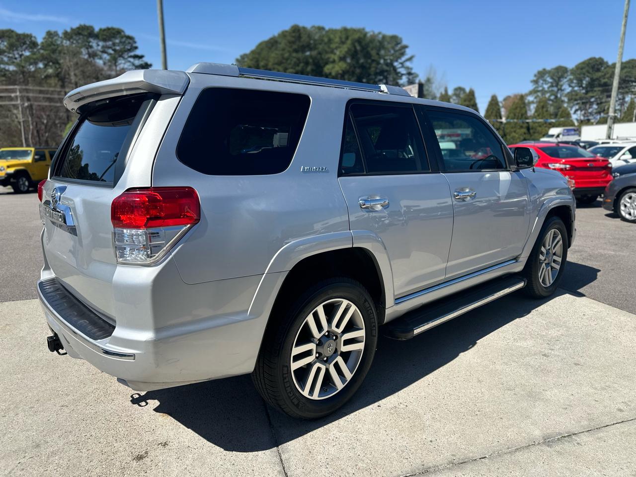 Toyota 4Runner 4WD 4dr V6 Limited (Natl) 2011