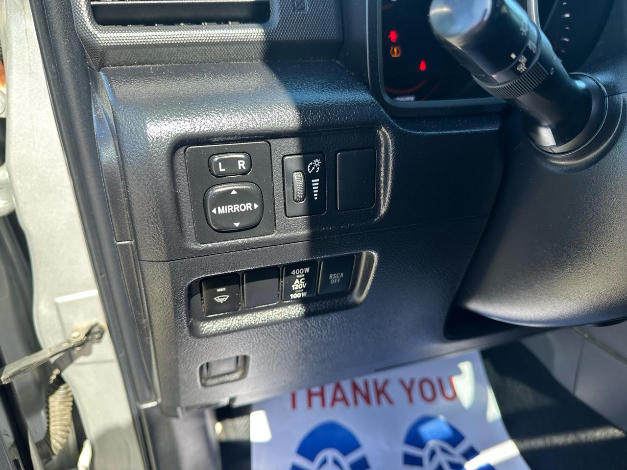 Toyota 4Runner 4WD 4dr V6 Limited (Natl) 2011