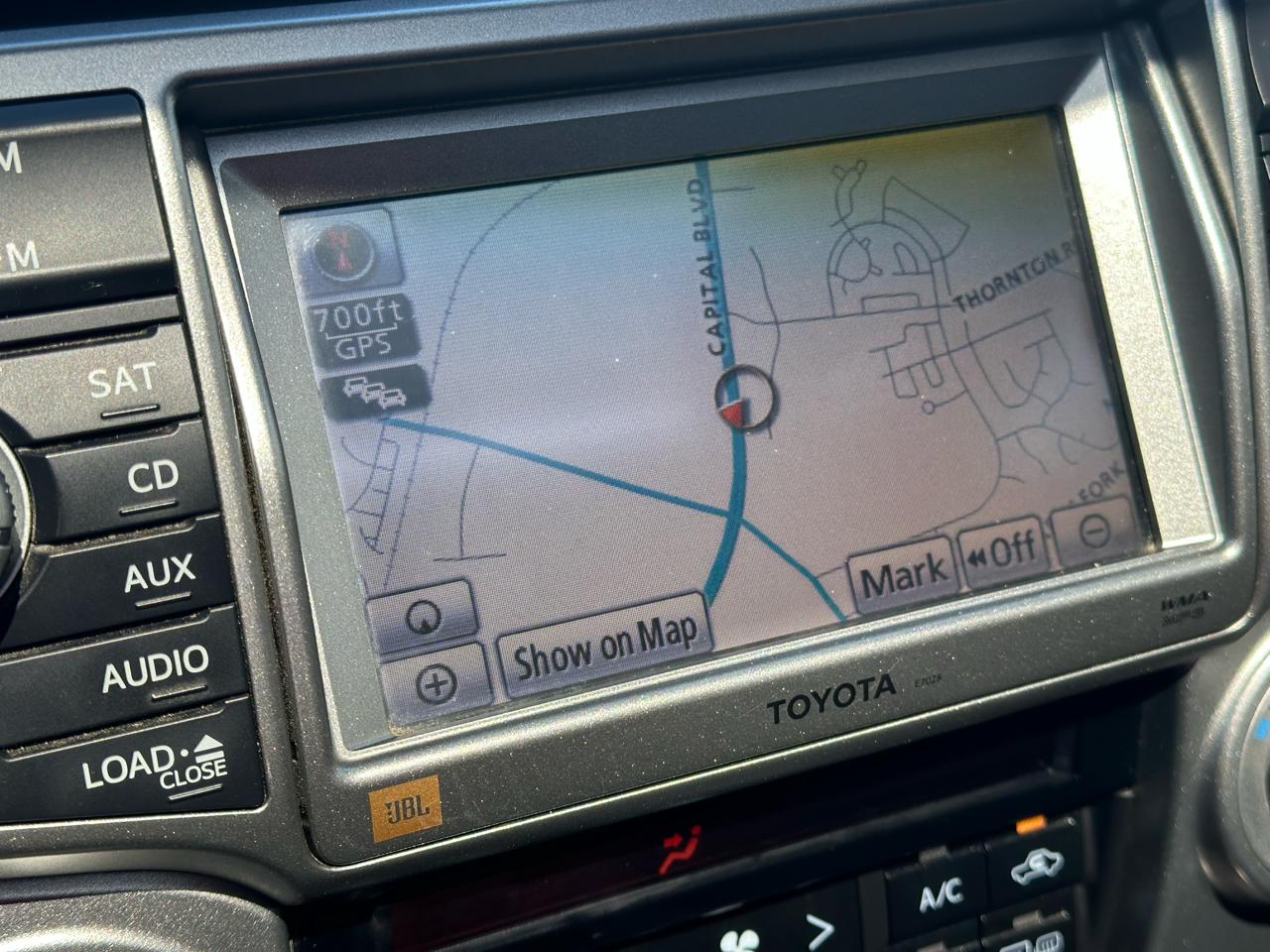 Toyota 4Runner 4WD 4dr V6 Limited (Natl) 2011